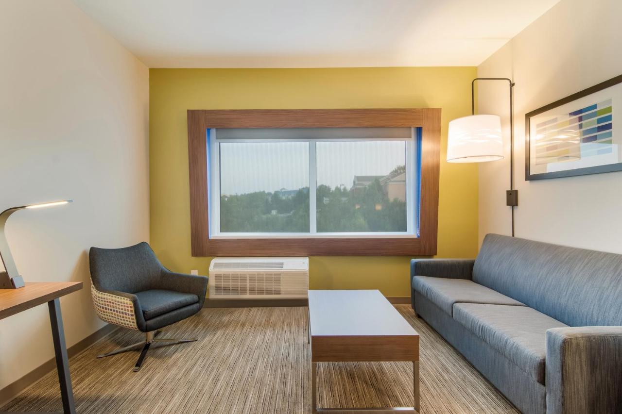 Holiday Inn Express & Suites - Asheboro By Ihg Екстериор снимка