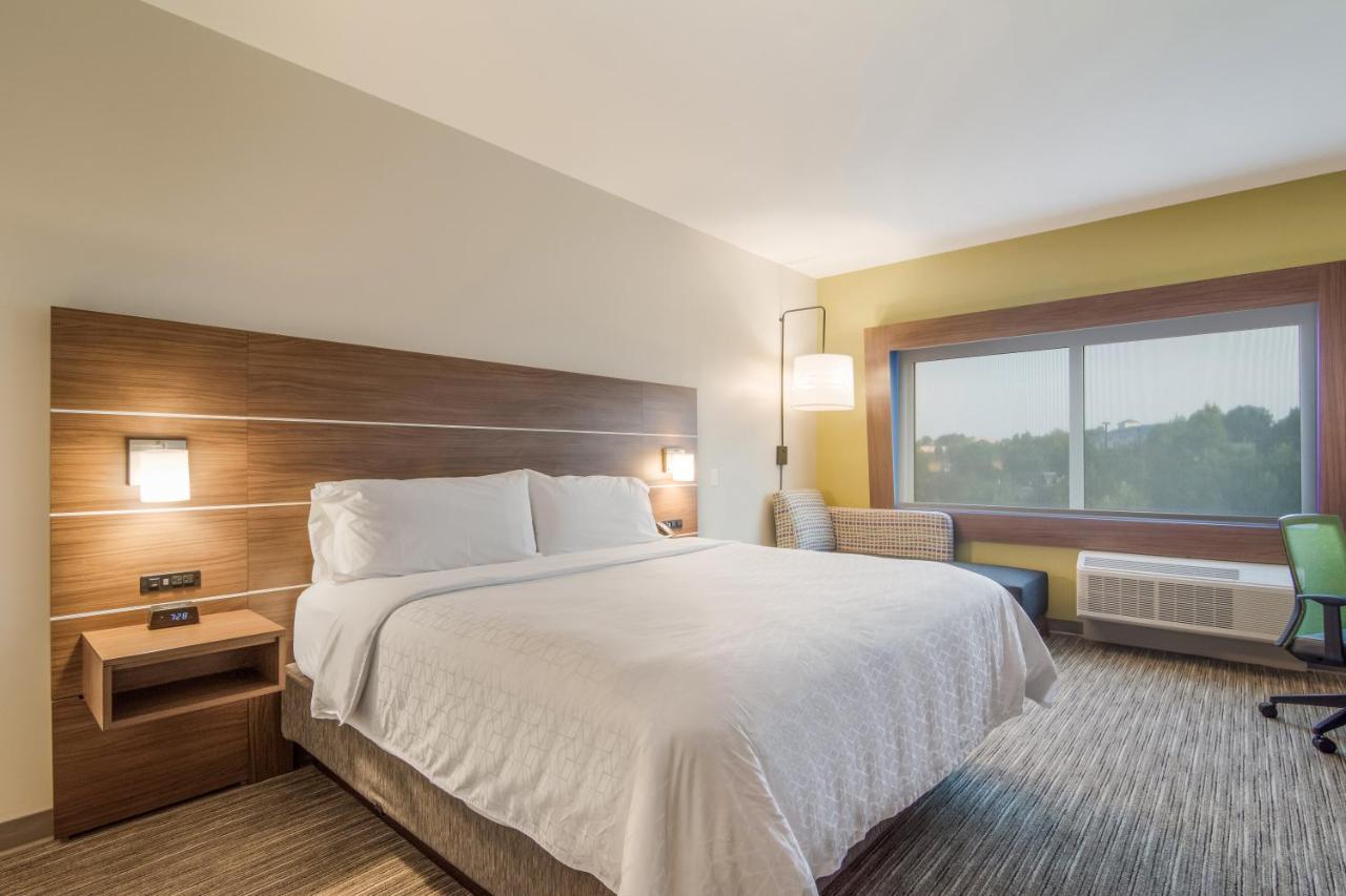 Holiday Inn Express & Suites - Asheboro By Ihg Екстериор снимка